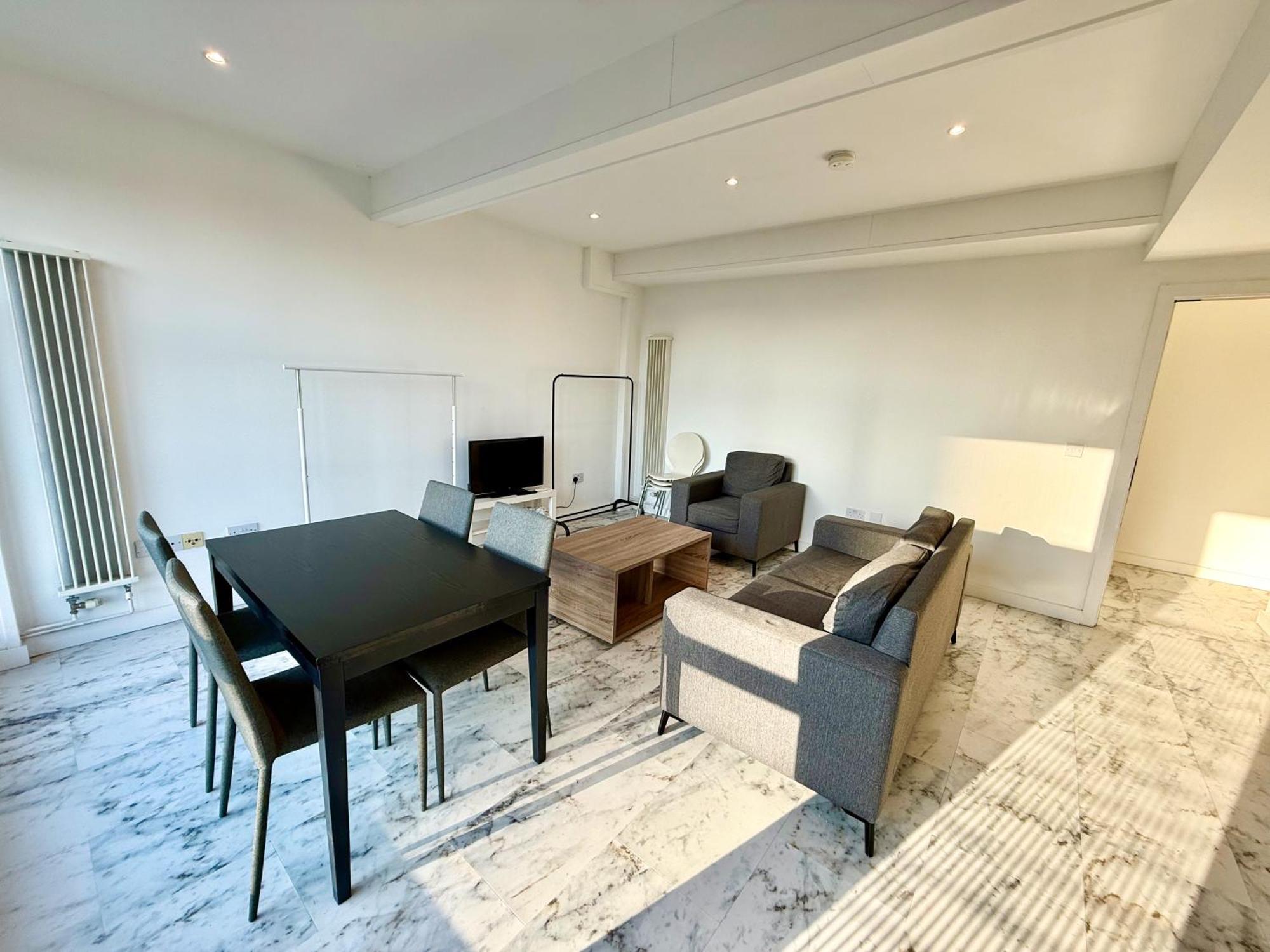 Hotel Entire Flat With 2x Bedrooms, 2x Bathrooms And A Big Living In The Olympic Park And Westfield At Stratford Londen