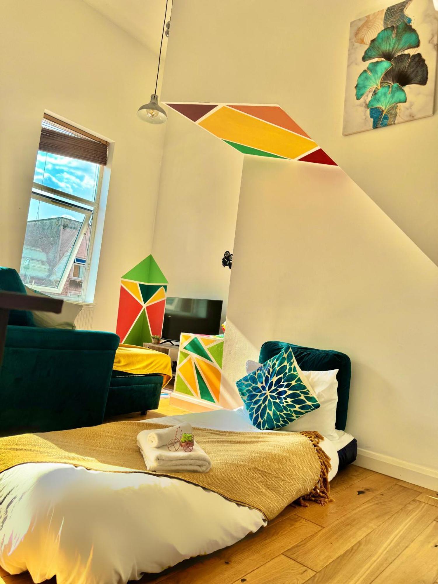 Appartamento Cosy 1 Bed W Loft Sleeps 6 Close To Stations Londra