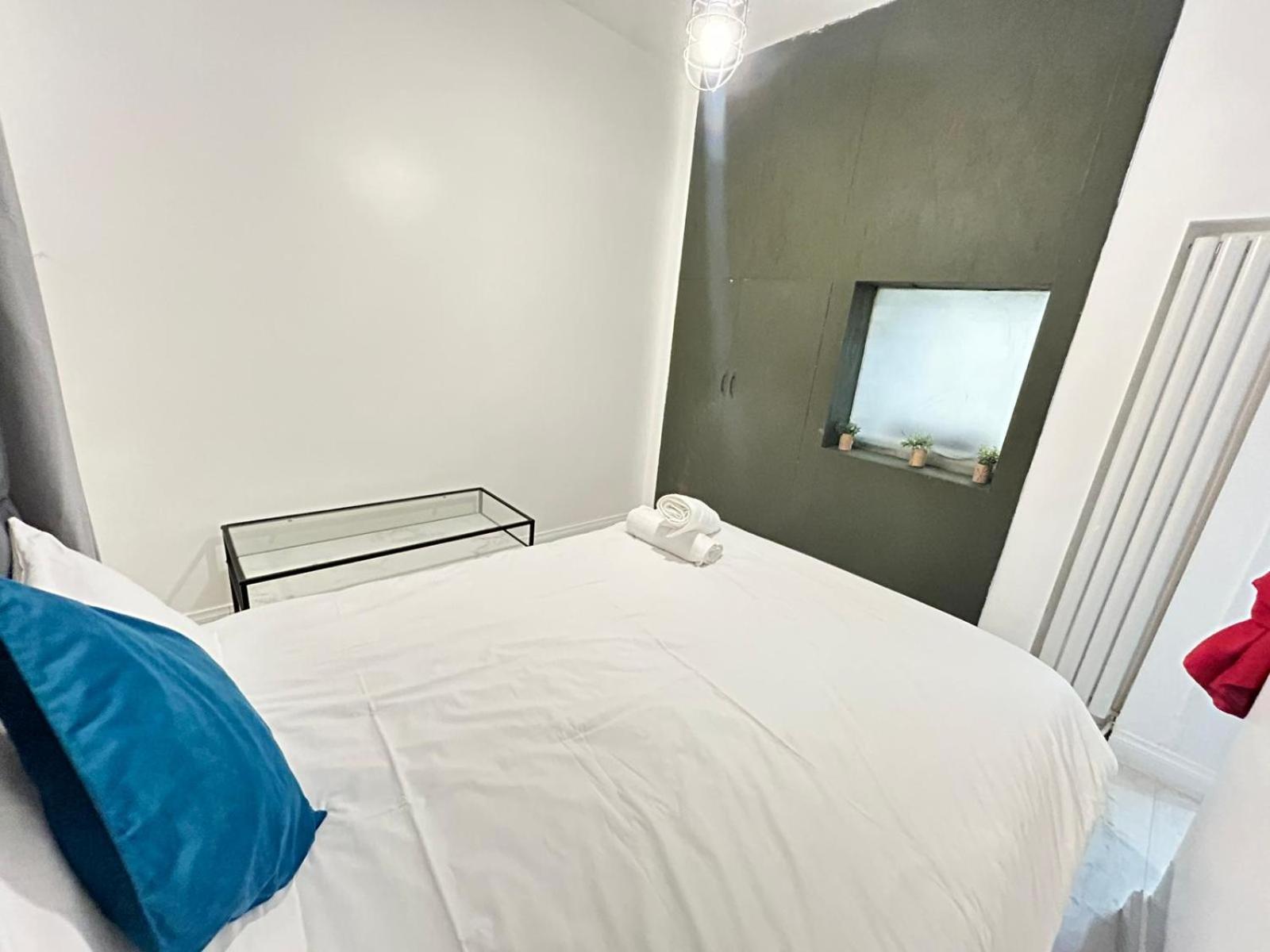 2 Bedroom Flat Wembley * London
