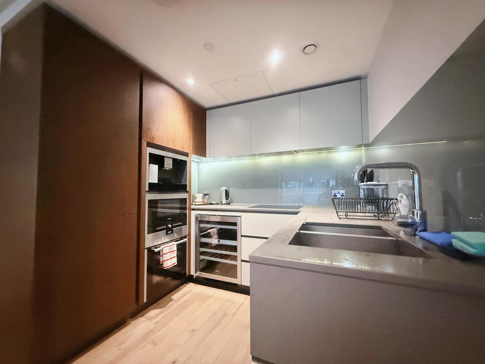Luxurious And Spacious Near Us Embassy Appartement