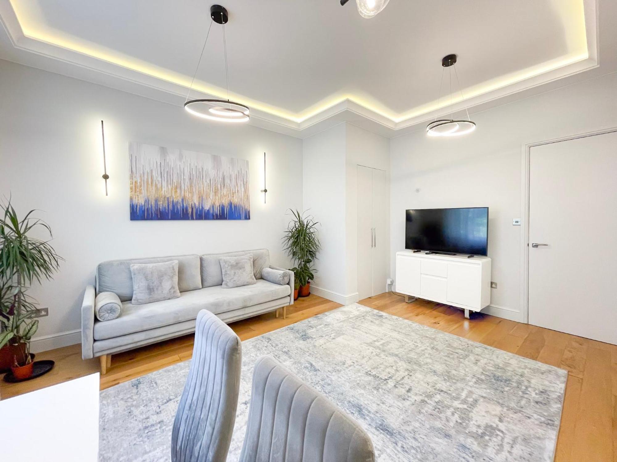 Stylish One Bed Flat In Paddington Pool And Gym Next Door Free Secure Underground Parking Nearby