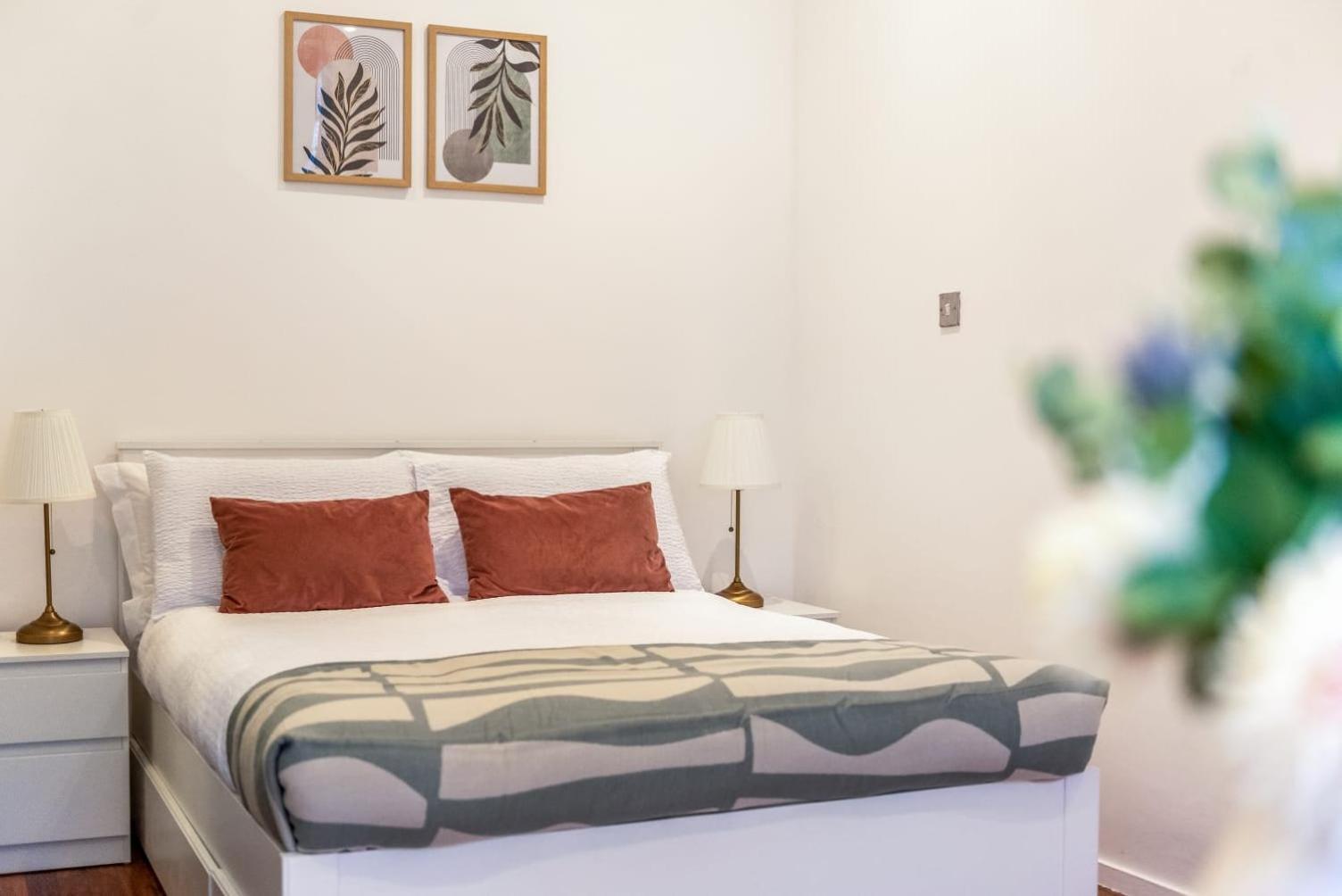 Easy 8mins Walk To Hyde Park, 13mins Walk To Oxford Street London