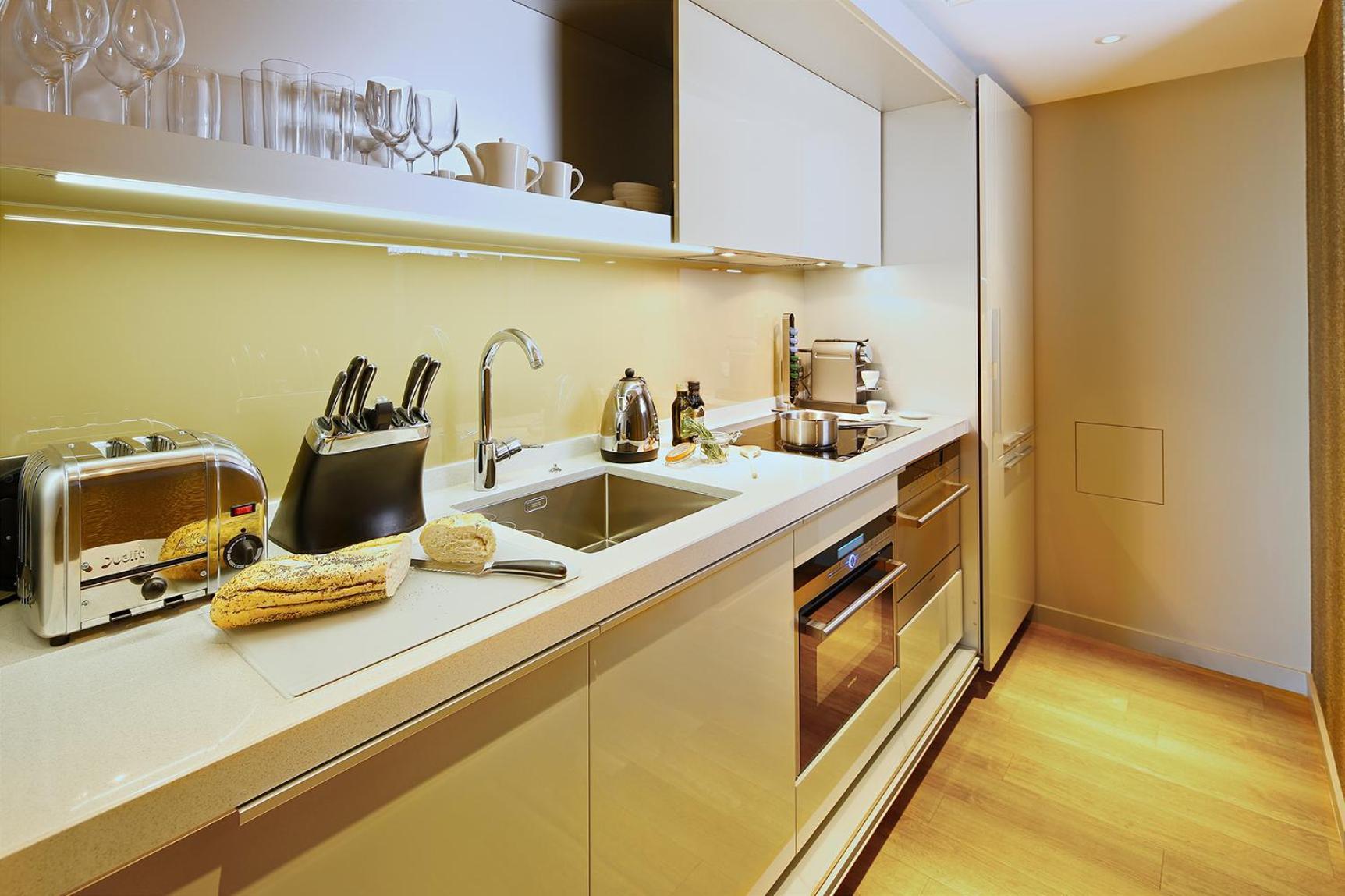 Cheval Three Quays At The Tower Of 5*