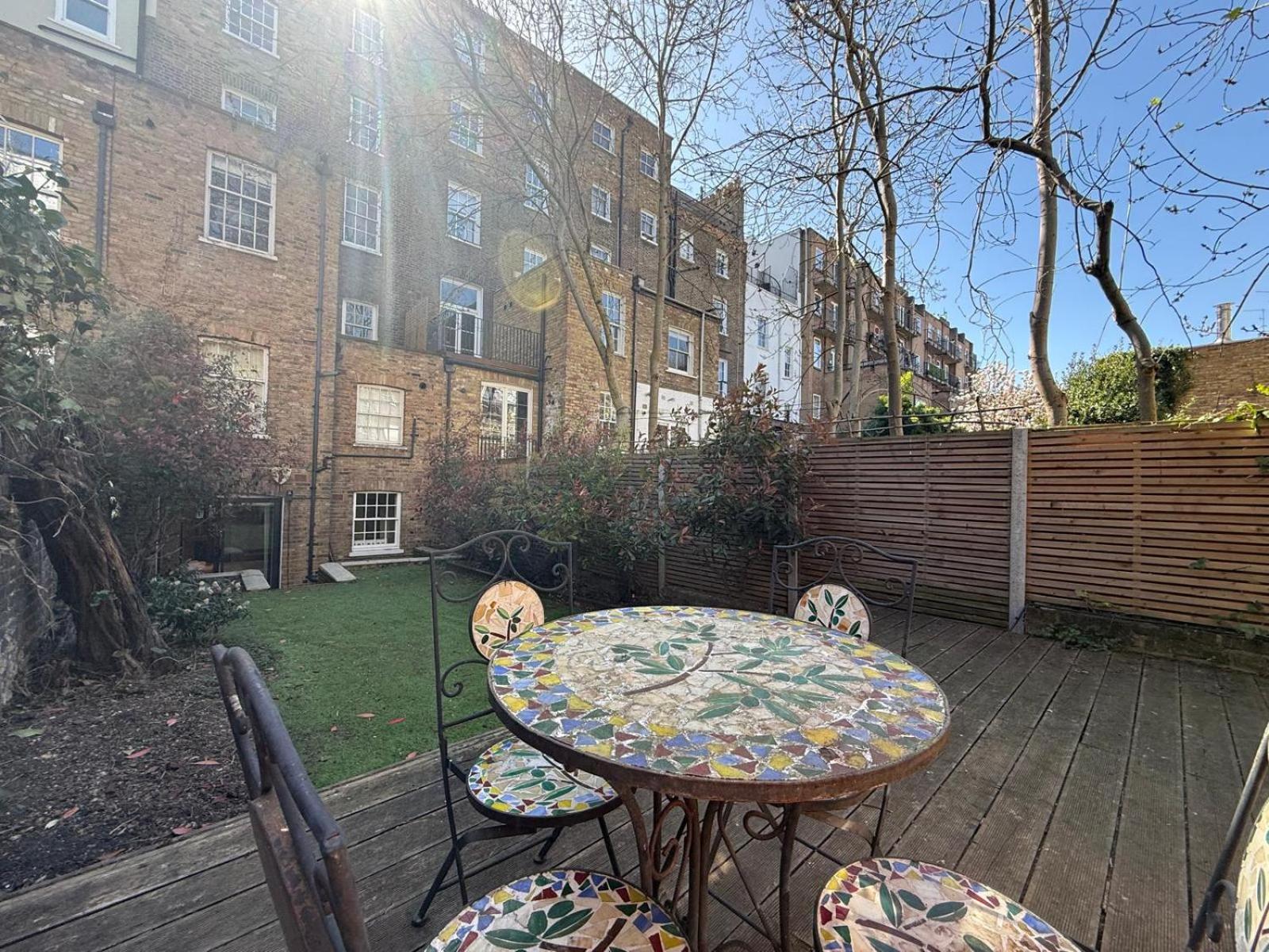 Stylish Flat With Garden In Notting Hill