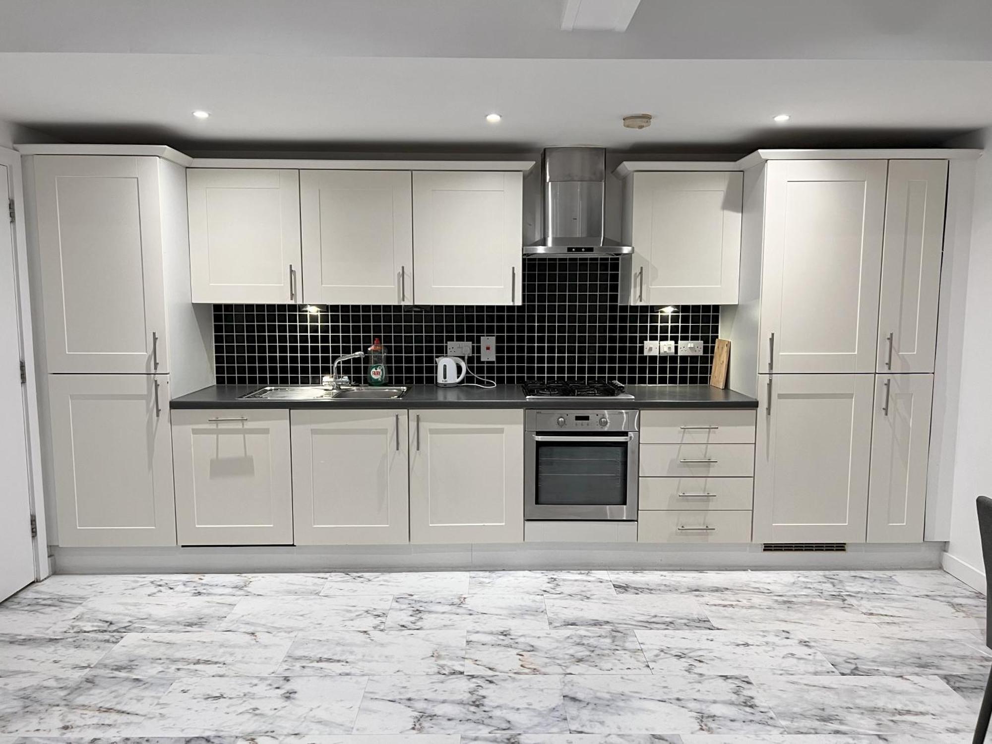 Entire Flat With 2x Bedrooms, 2x Bathrooms And A Big Living In The Olympic Park And Westfield At Stratford 5*