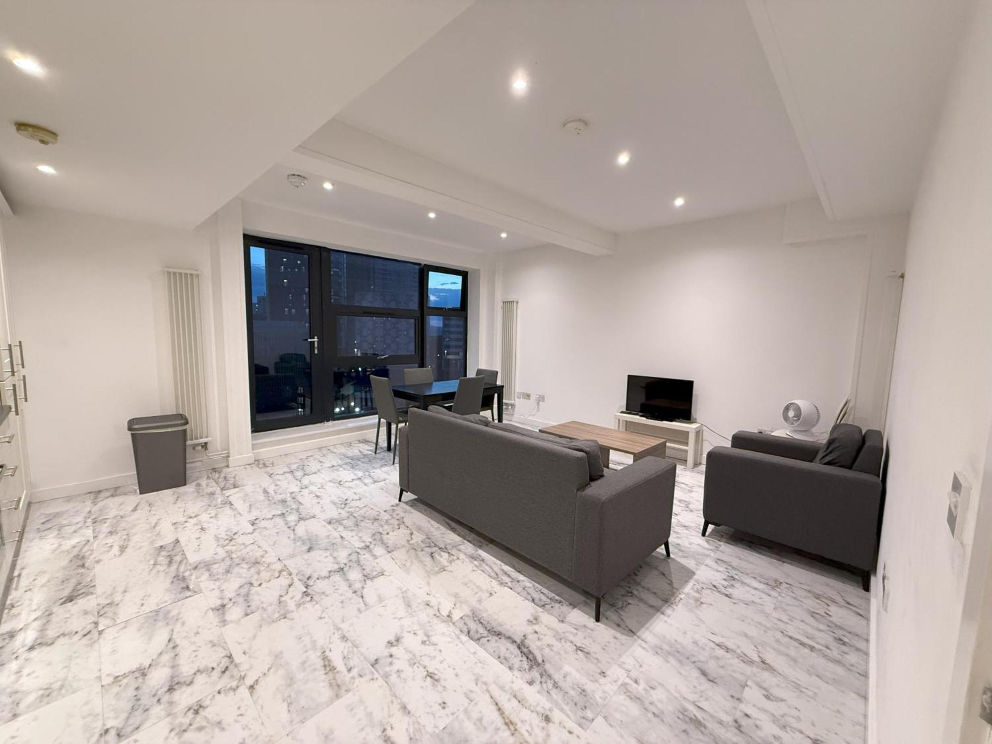 Entire Flat With 2x Bedrooms, 2x Bathrooms And A Big Living In The Olympic Park And Westfield At Stratford 5*