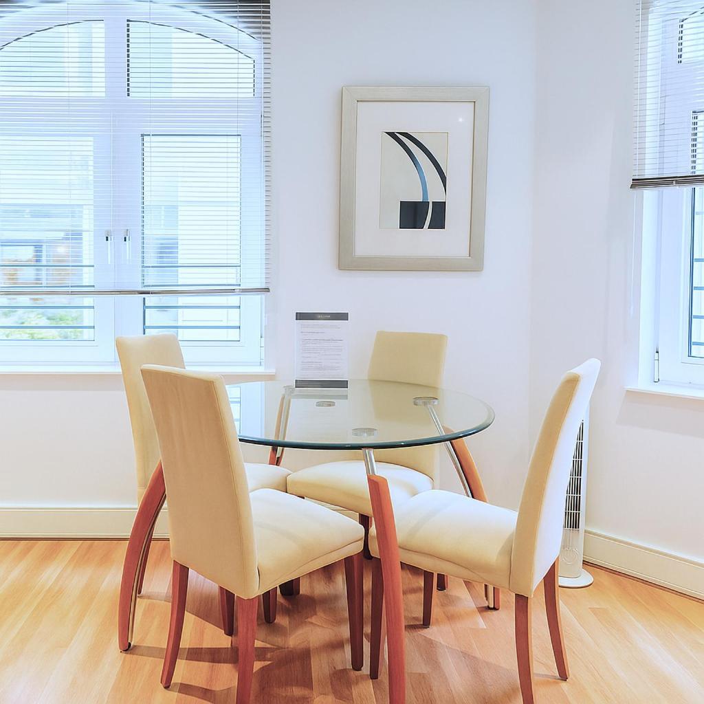 Still Life Tower Hill Executive Apartment