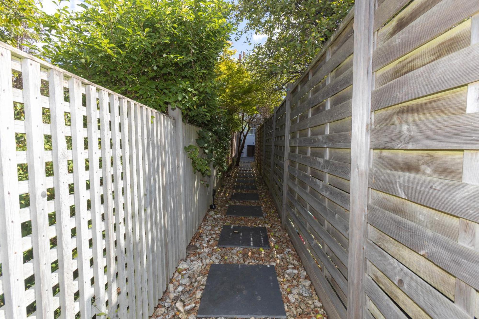 Lejlighed Stunning, Stylish Garden Flat In The Heart Of Wimbledon