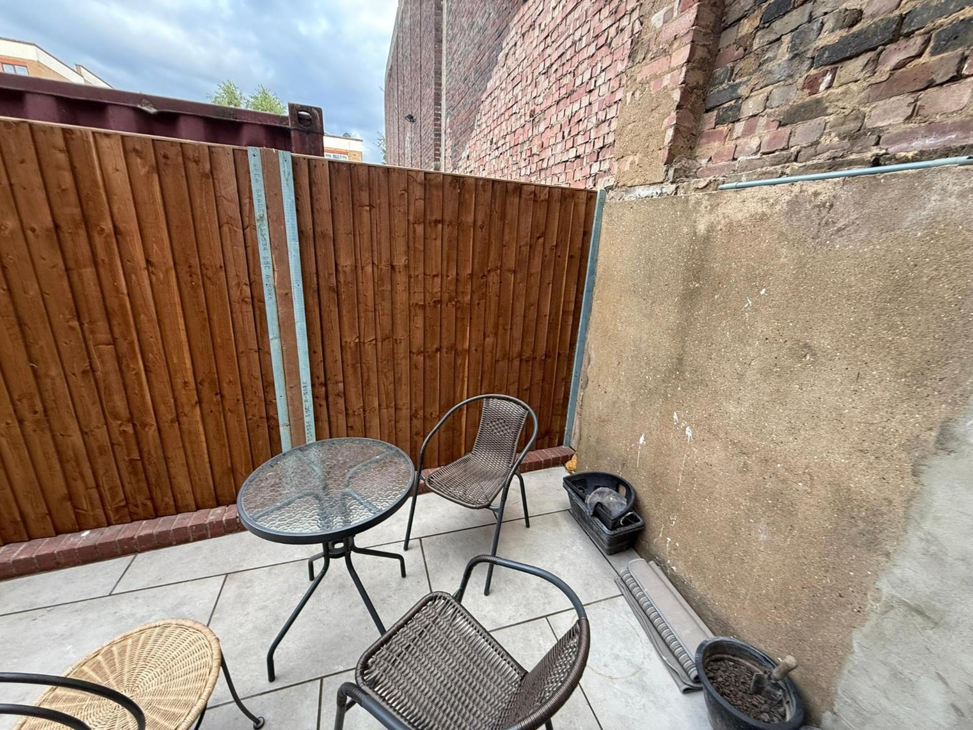 Bright And Spacious Entire One Bedroom Apartment With Living Room And Private Garden Appartement Londres