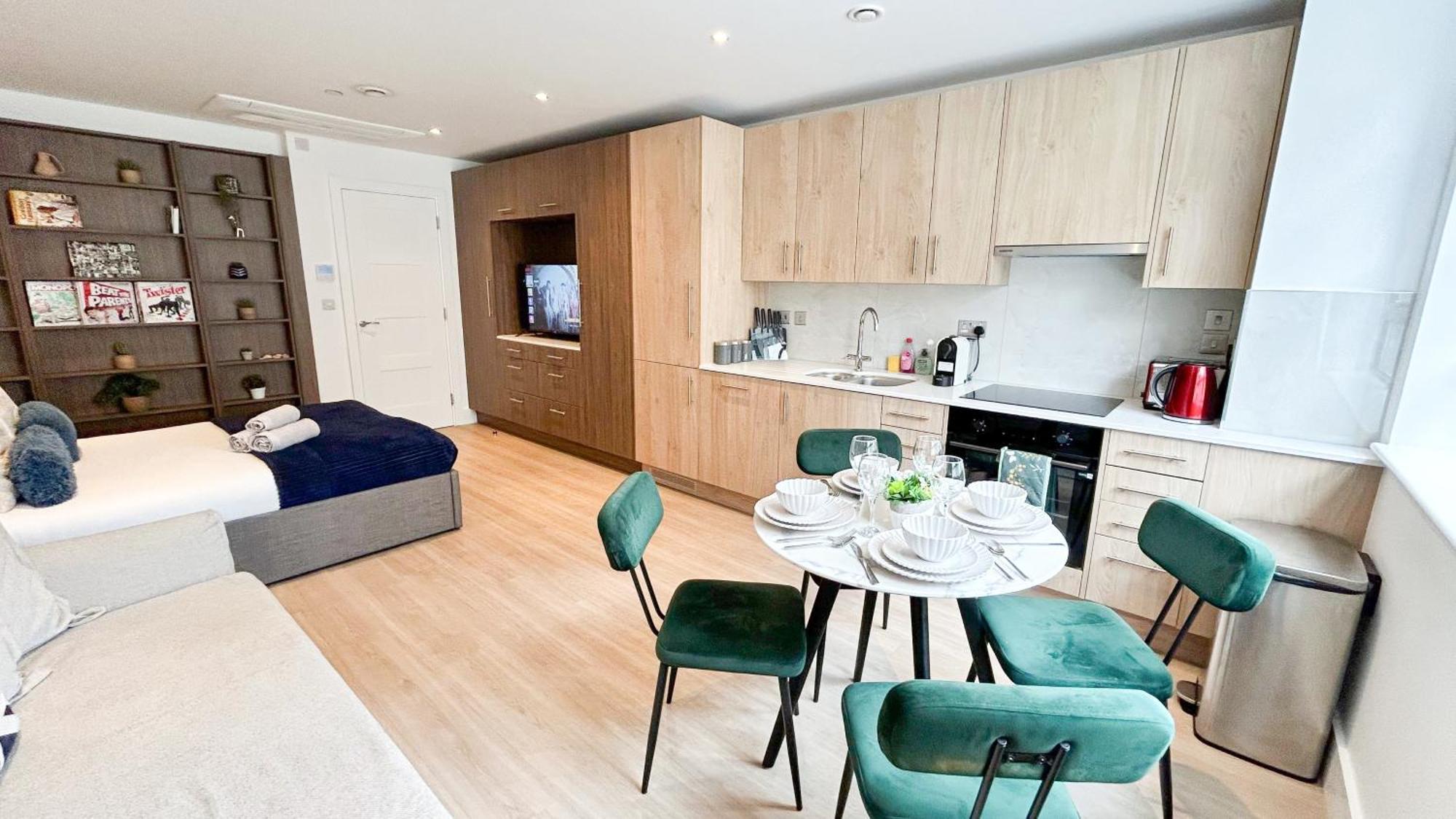 Apartment Modern & 3bedroom Flat With Pvt Balcony Steps From Regent's Park London