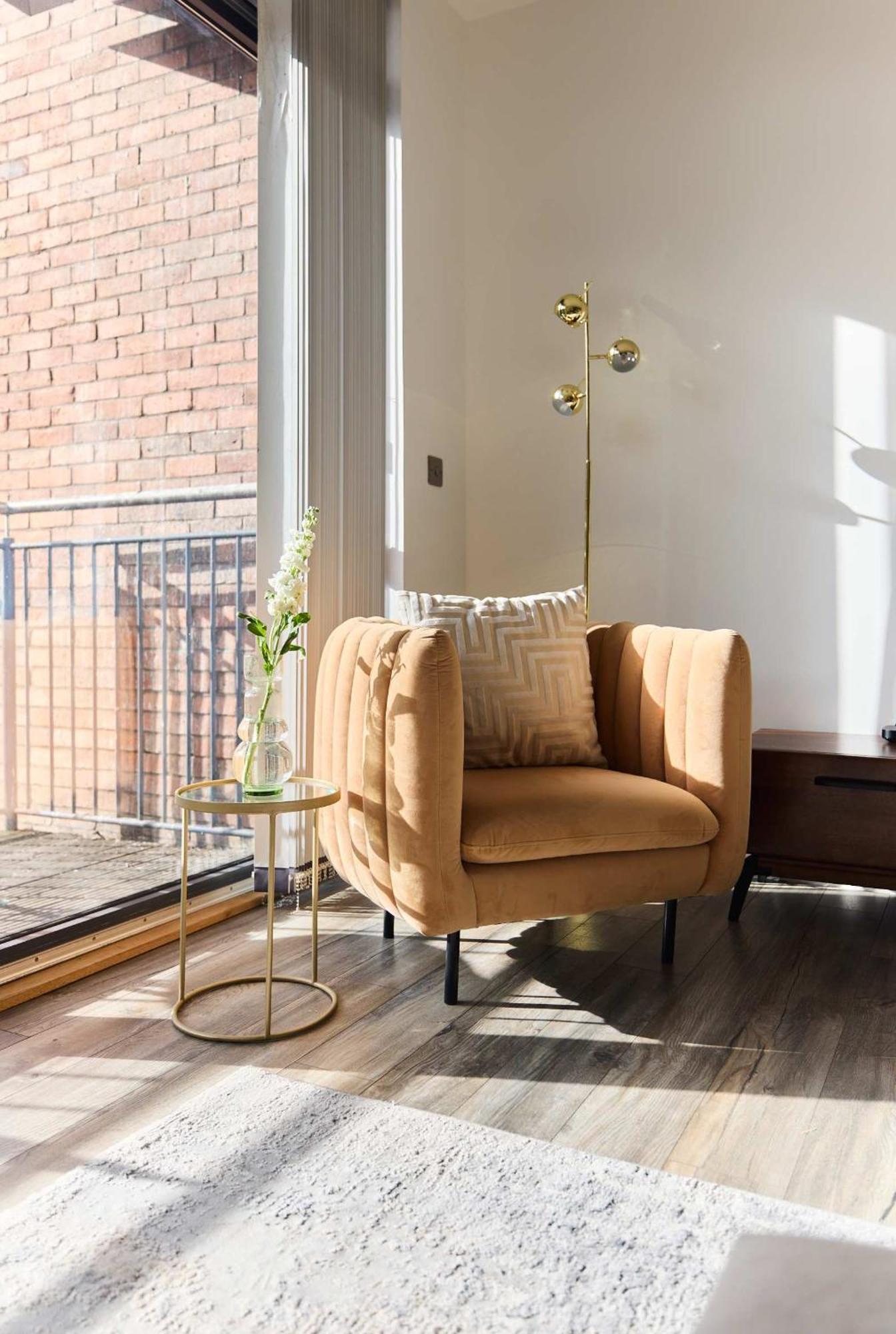 The Harlesden Place - Modern 3bdr Flat With Balcony Apartment *