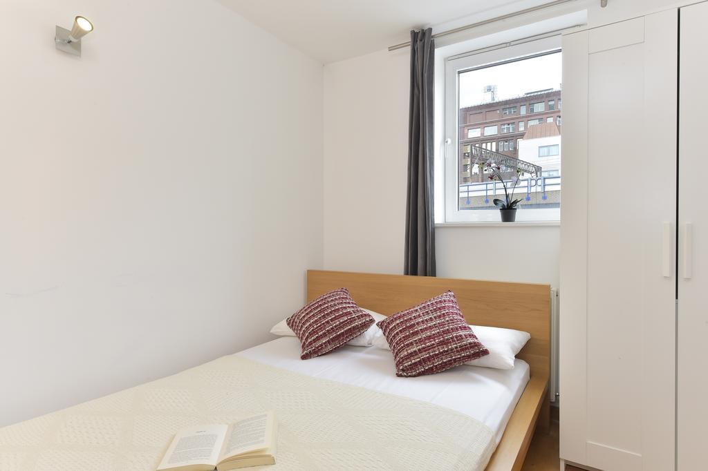 Tower Hill Apartment *