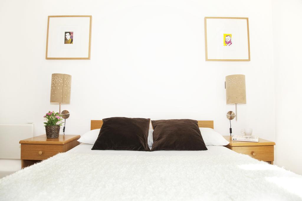 Tower Hill Apartment