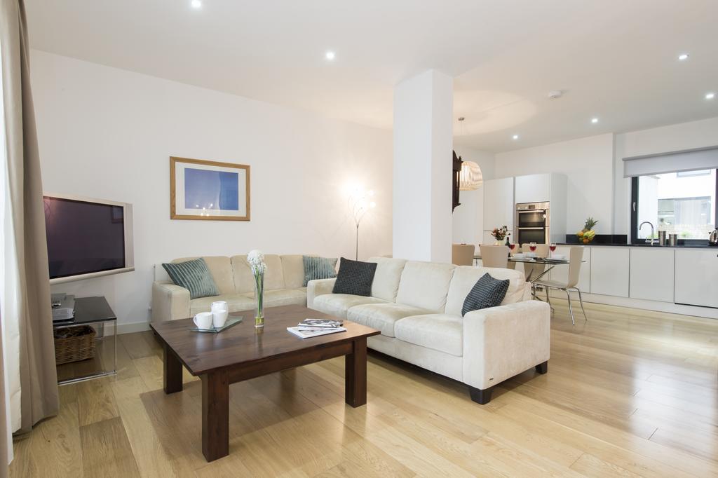 Tower Hill Apartment