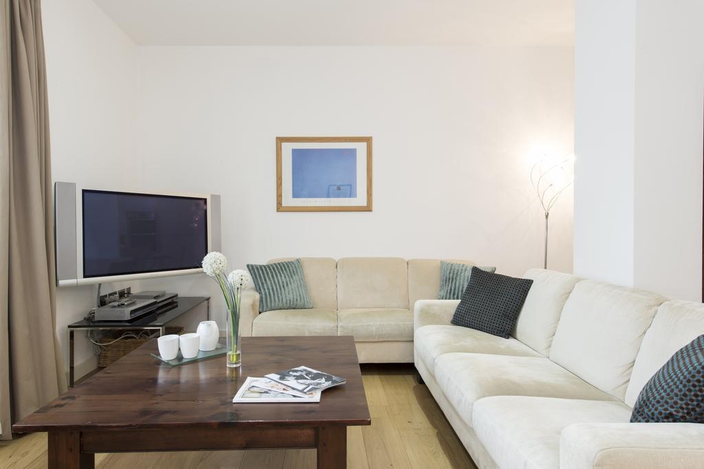 Tower Hill Apartment