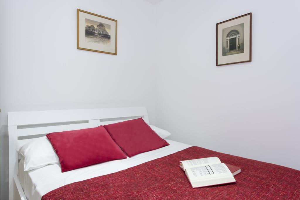 Tower Hill Apartment