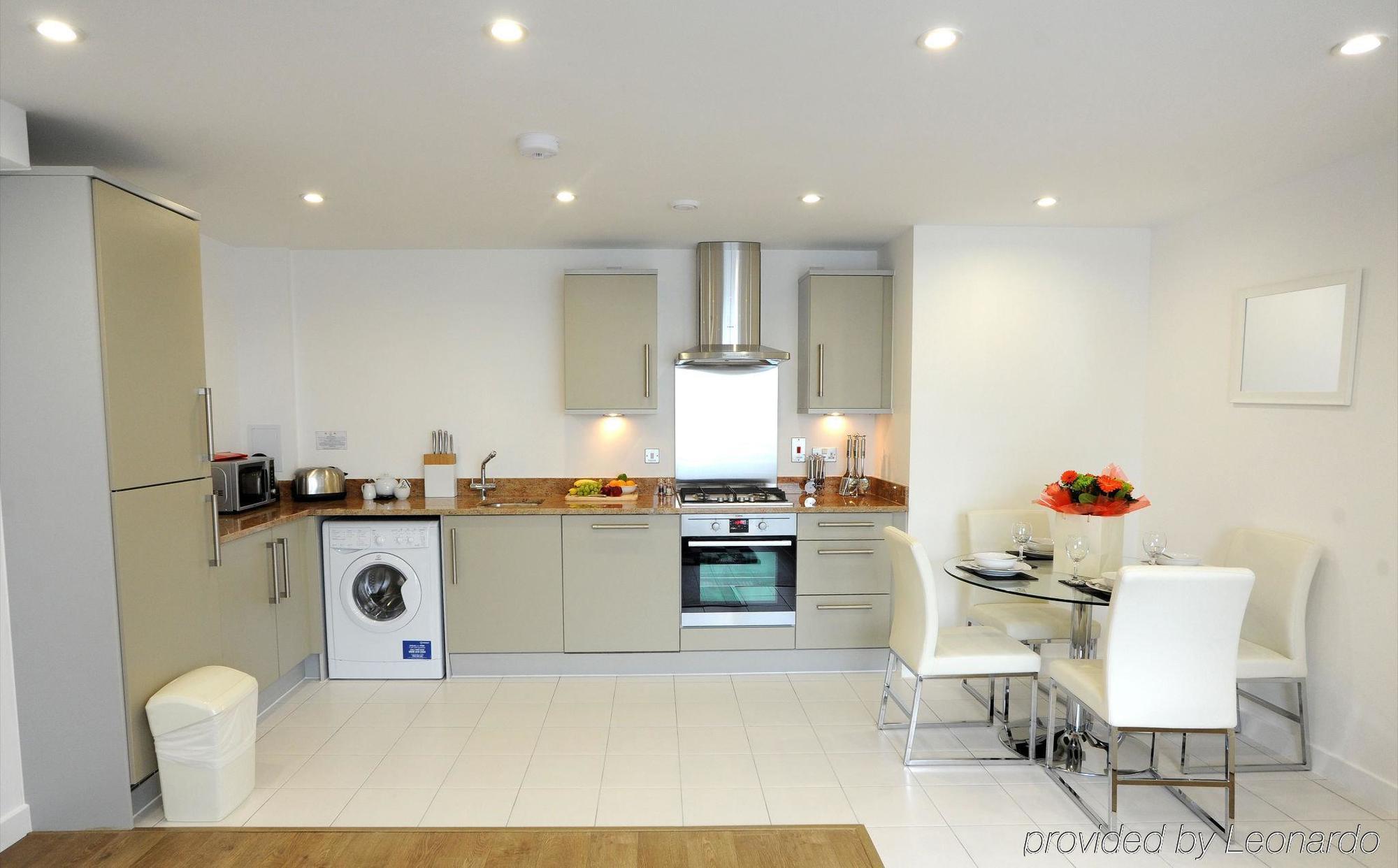 Apple Apartments Limehouse Basin * London