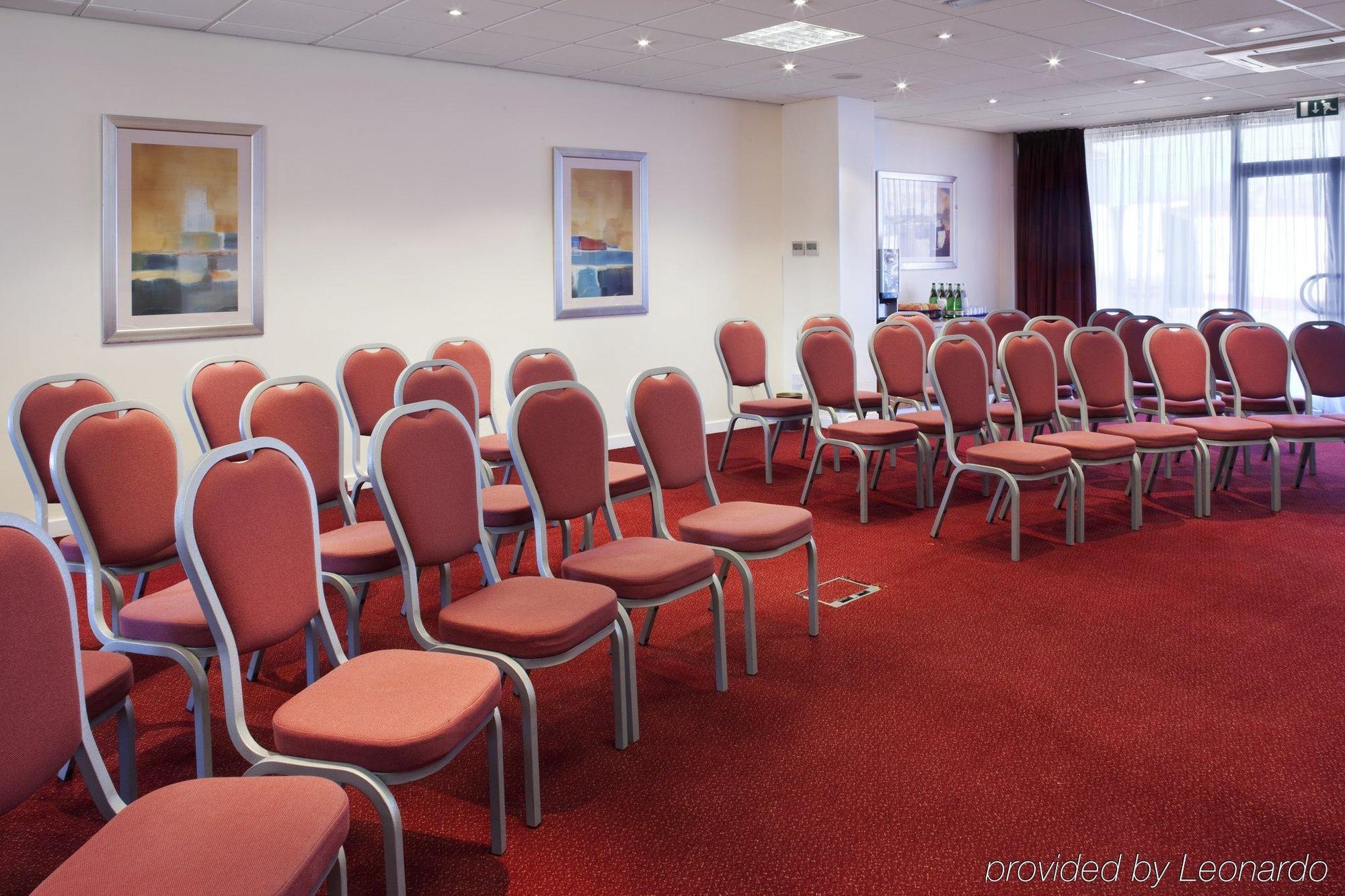 Express Park Royal By Ihg Hotel Londra