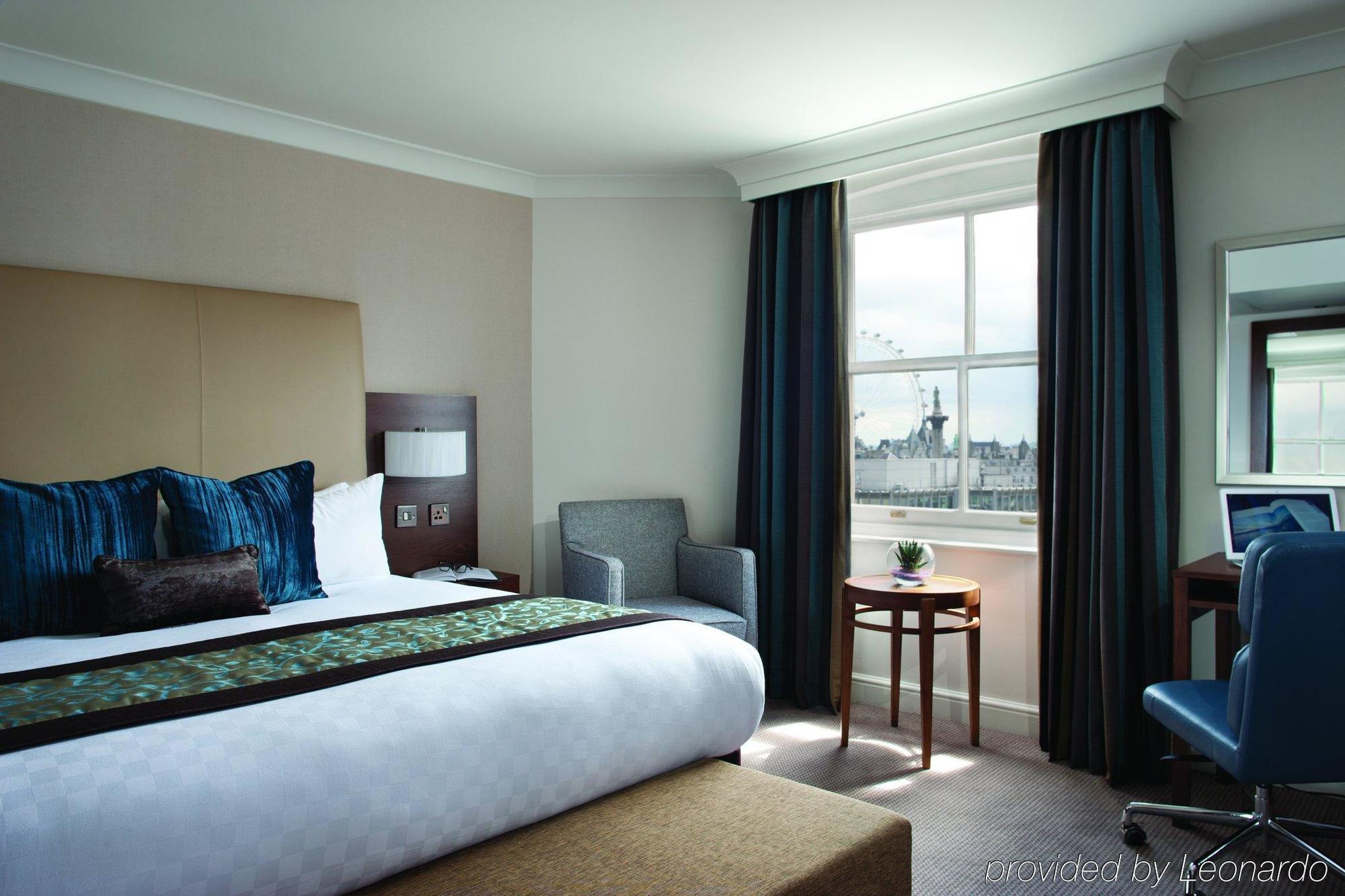 Thistle Piccadilly Hotel 4*