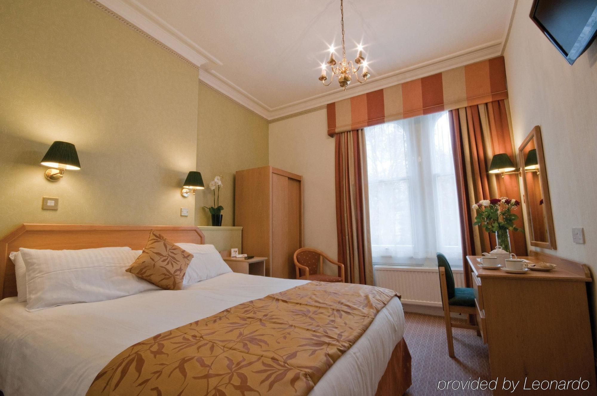 Phoenix 4*