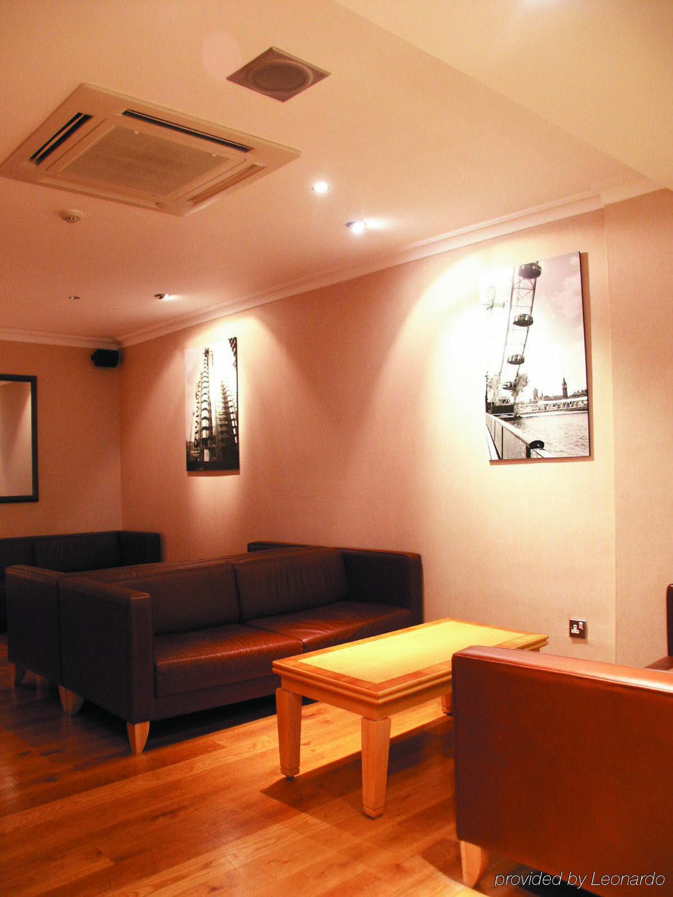 Norfolk Plaza Hotell 3*