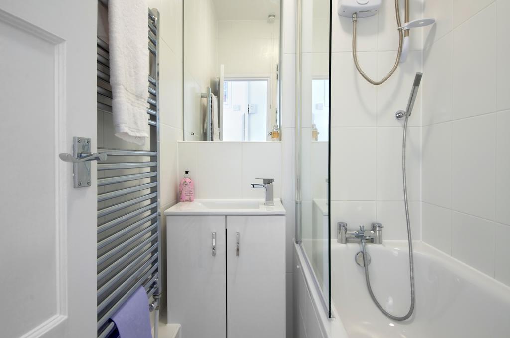 2 Bedroom Apartment London
