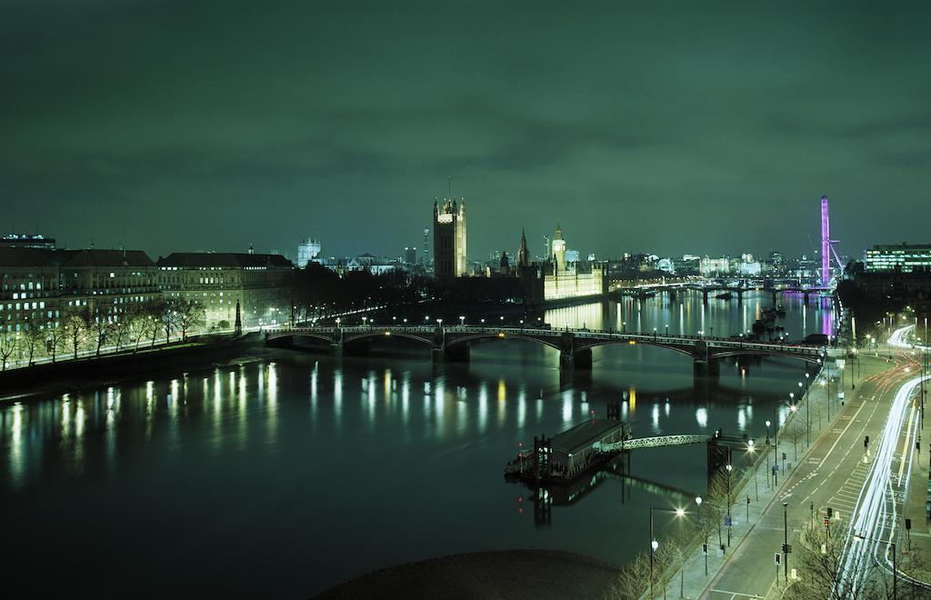 Aparthotel Plaza On The River
