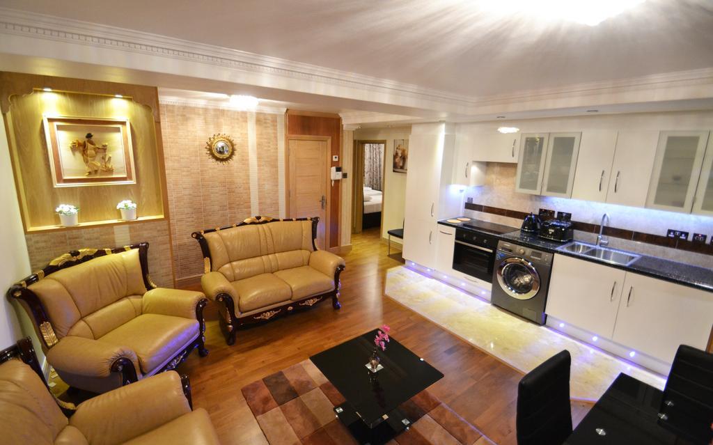 Apartment Hyde Park London