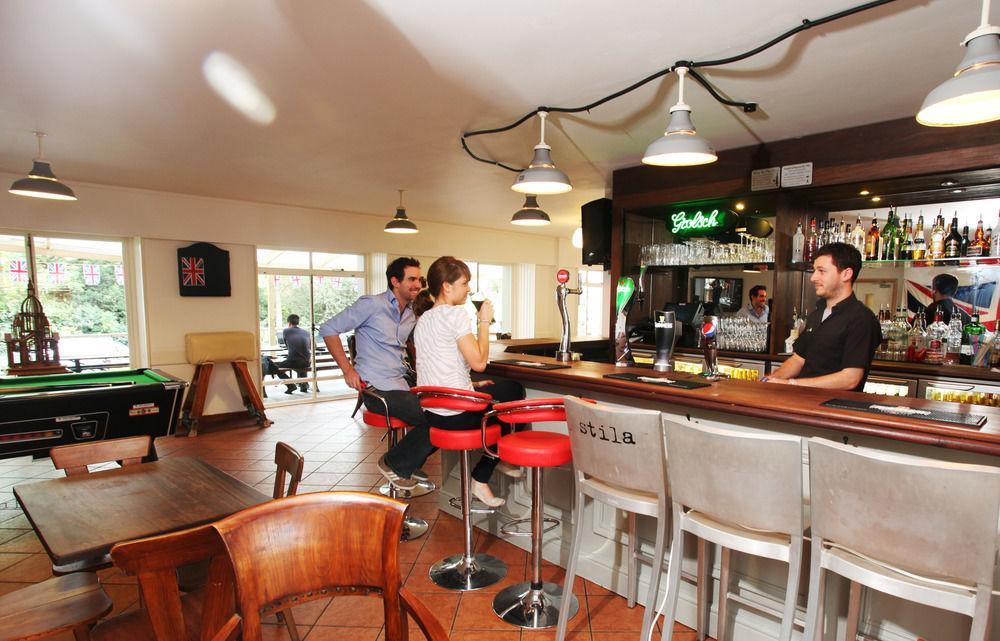 Palmers Hillspring At Willesden Hostel London