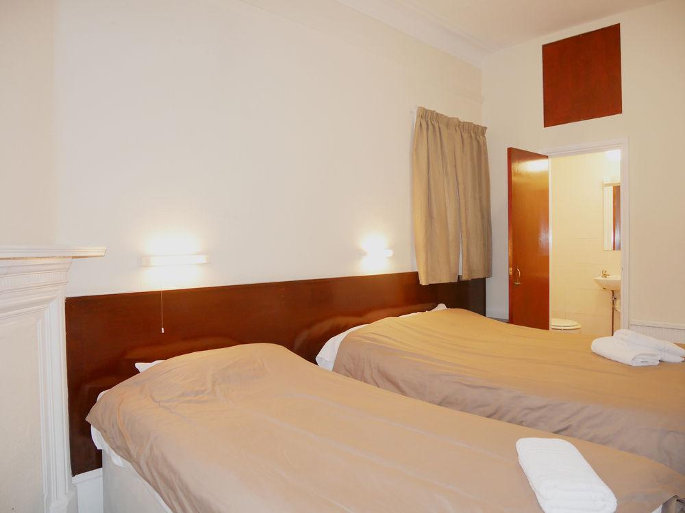 Queens Bed & Breakfast 2*