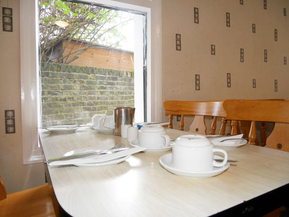 Queens Bed & Breakfast London