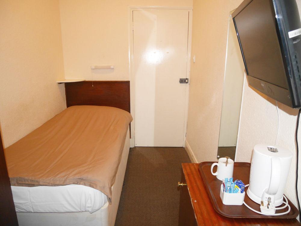 Queens Bed & Breakfast London