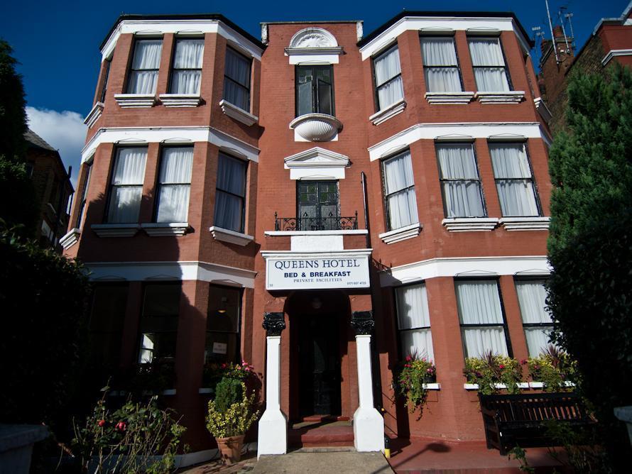 Queens Bed & Breakfast 2*
