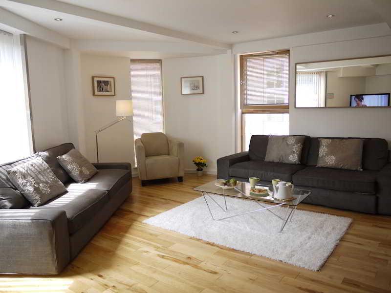 Beautiful 4-bedroom Flat In Bridge/borough! London