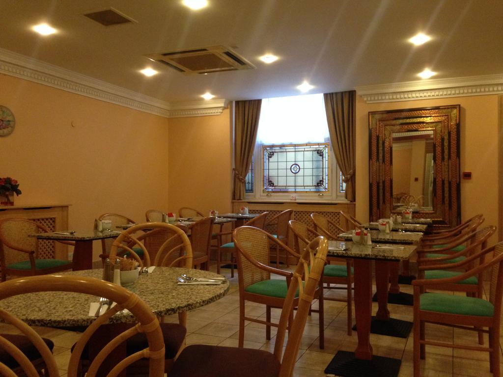 Hotell Troy 3*