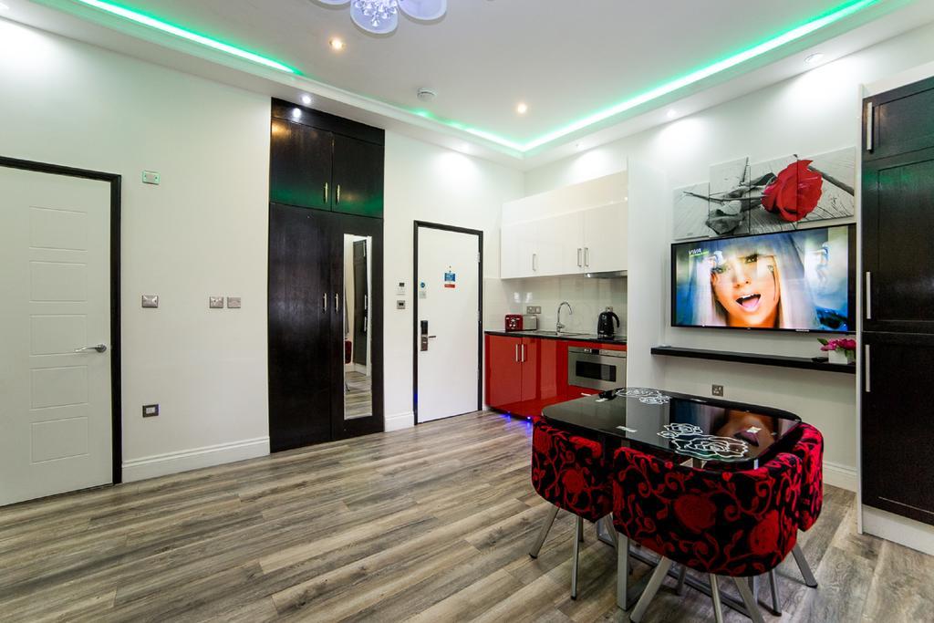 Imperial Court Apartment *