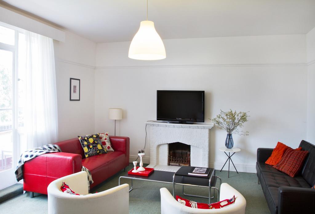 Spacious Apartment *