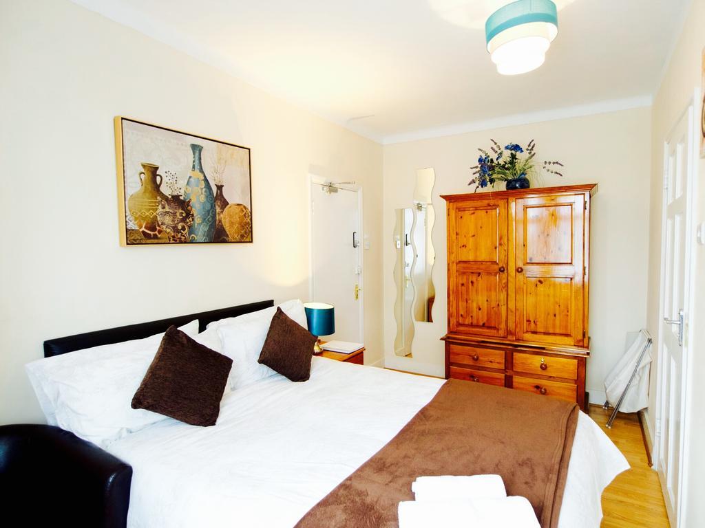 Gable Bed & Breakfast London