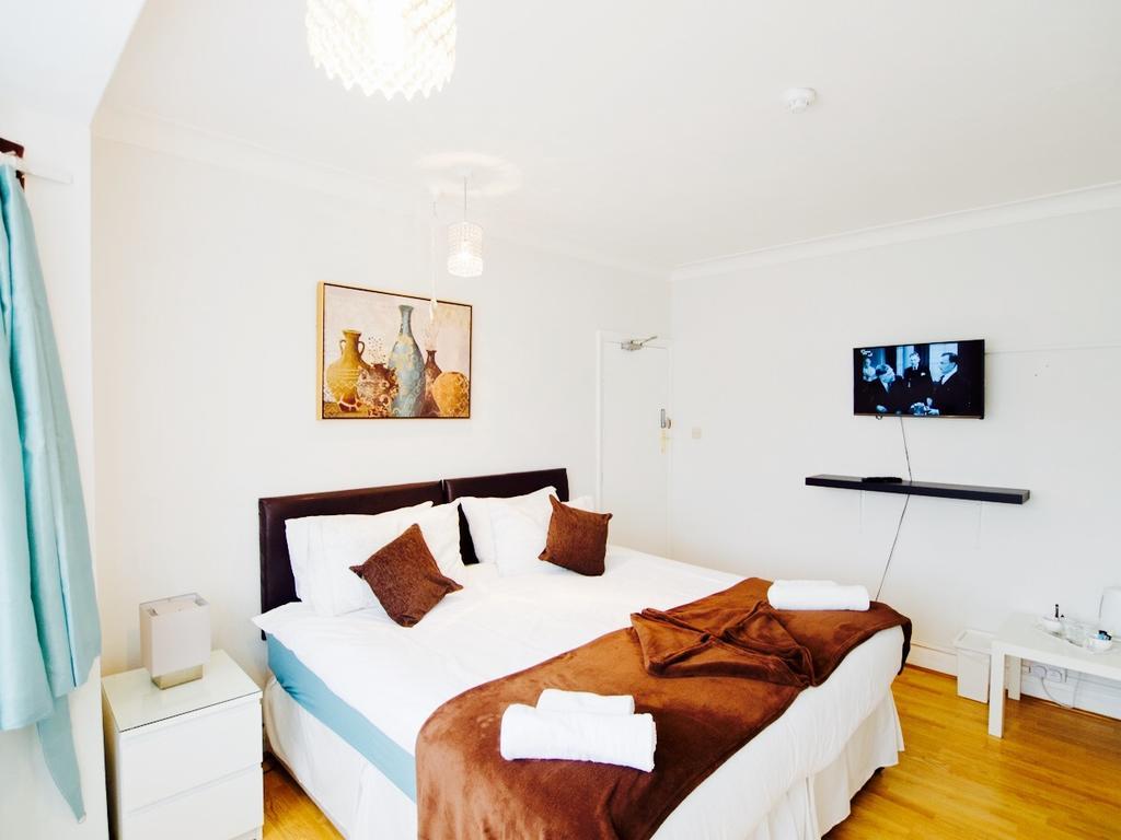 Bed & Breakfast Gable London