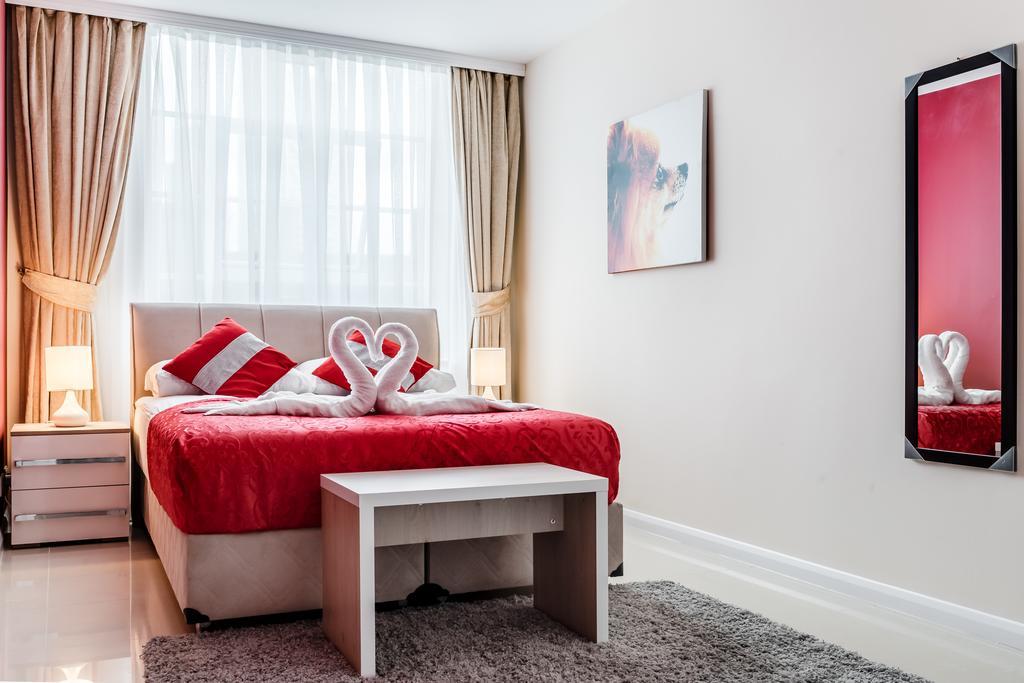 Aparthotel Commercial House 4*
