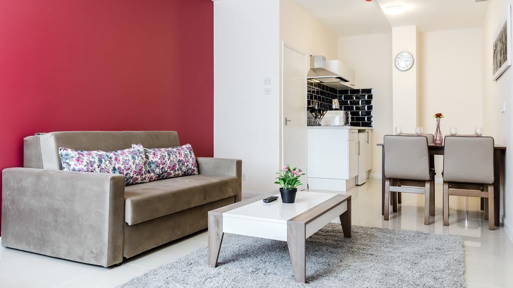 Commercial House Aparthotel