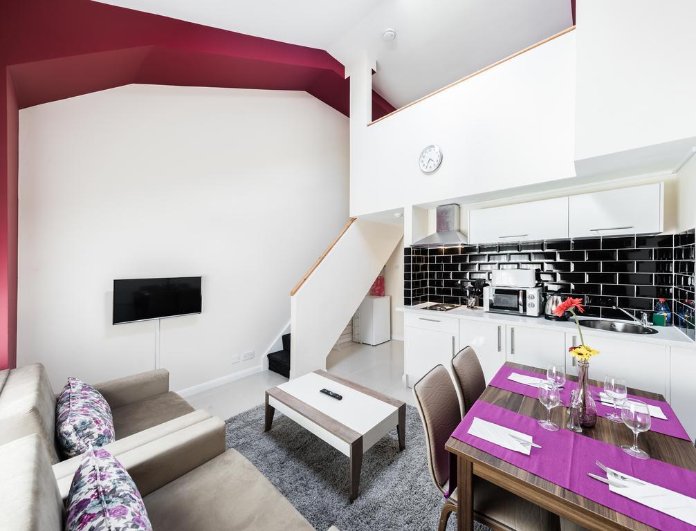 Aparthotel Commercial House