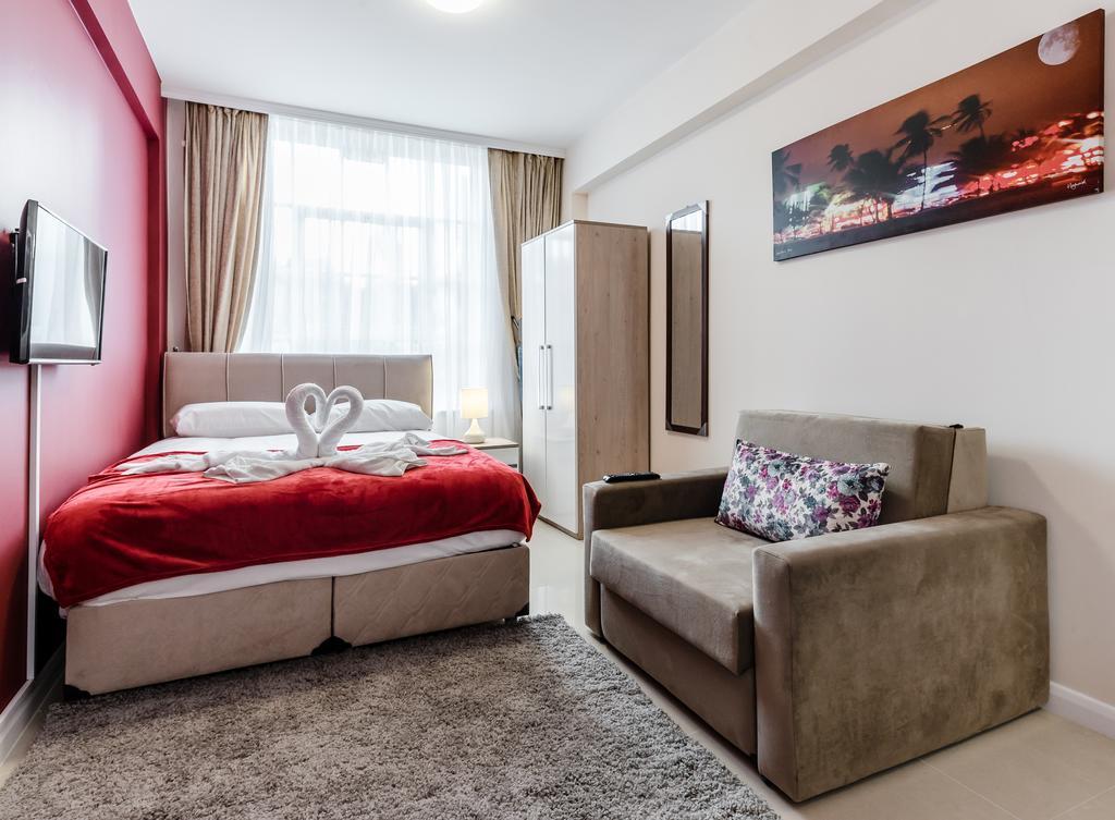 Aparthotel Commercial House 4*