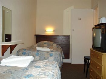 Bed & Breakfast Queens London