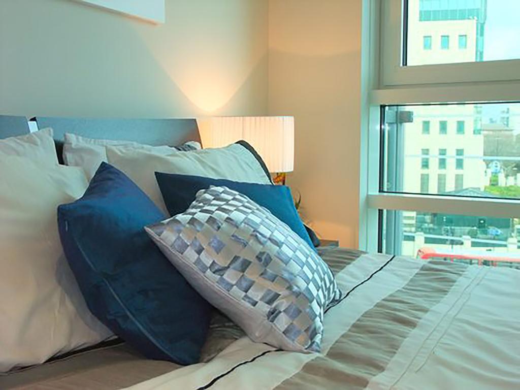 Apartment St George Wharf *