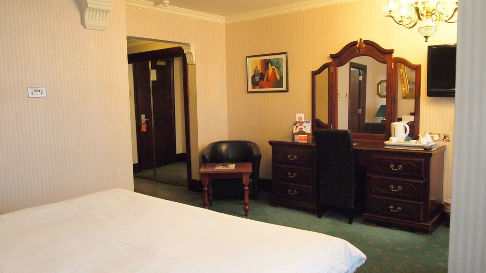 Britannia The International Hotel 4*