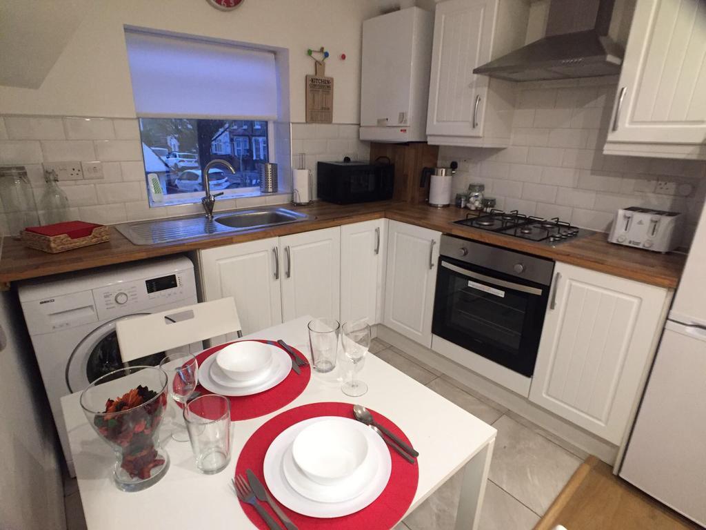 Guest house Leyton *