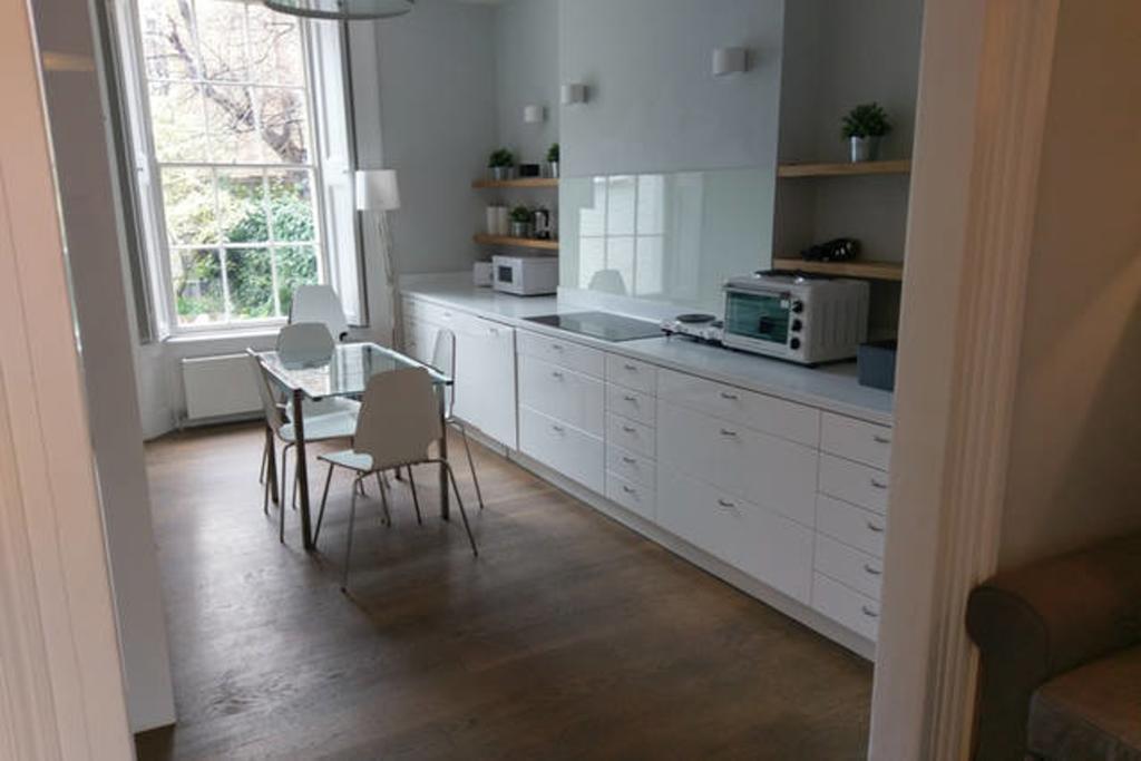 Apartment 70 Oakley Square *