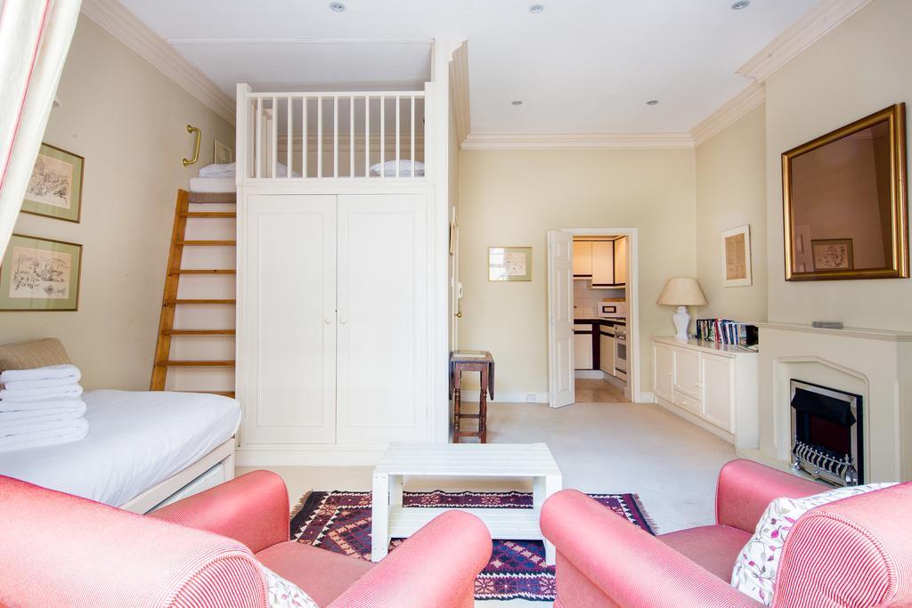 Ennismore Gardens Apartment