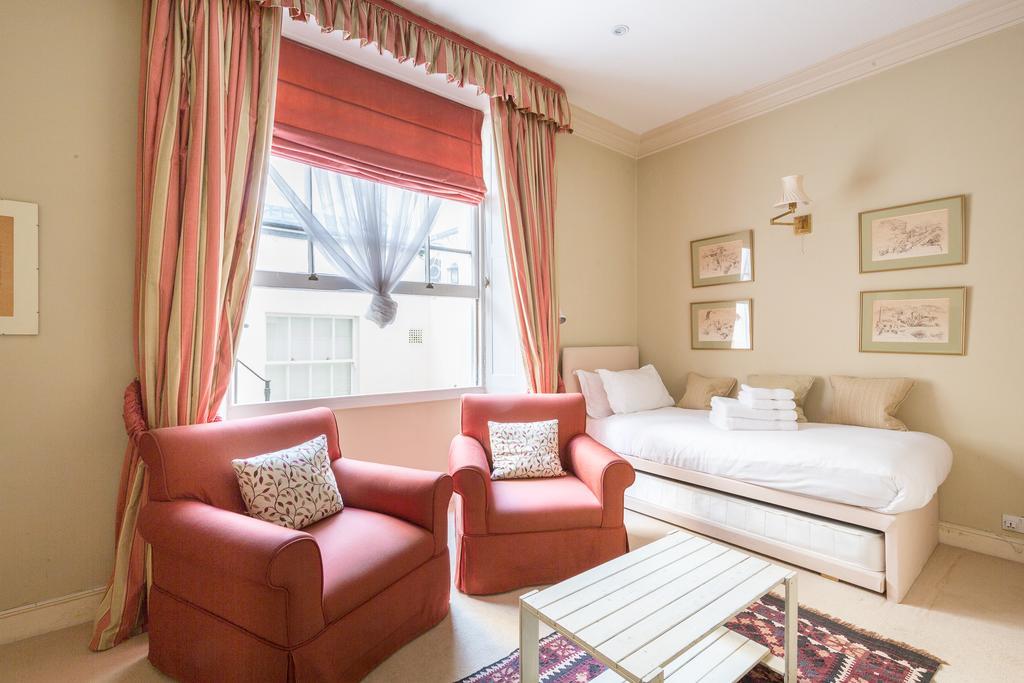 Apartment Ennismore Gardens London